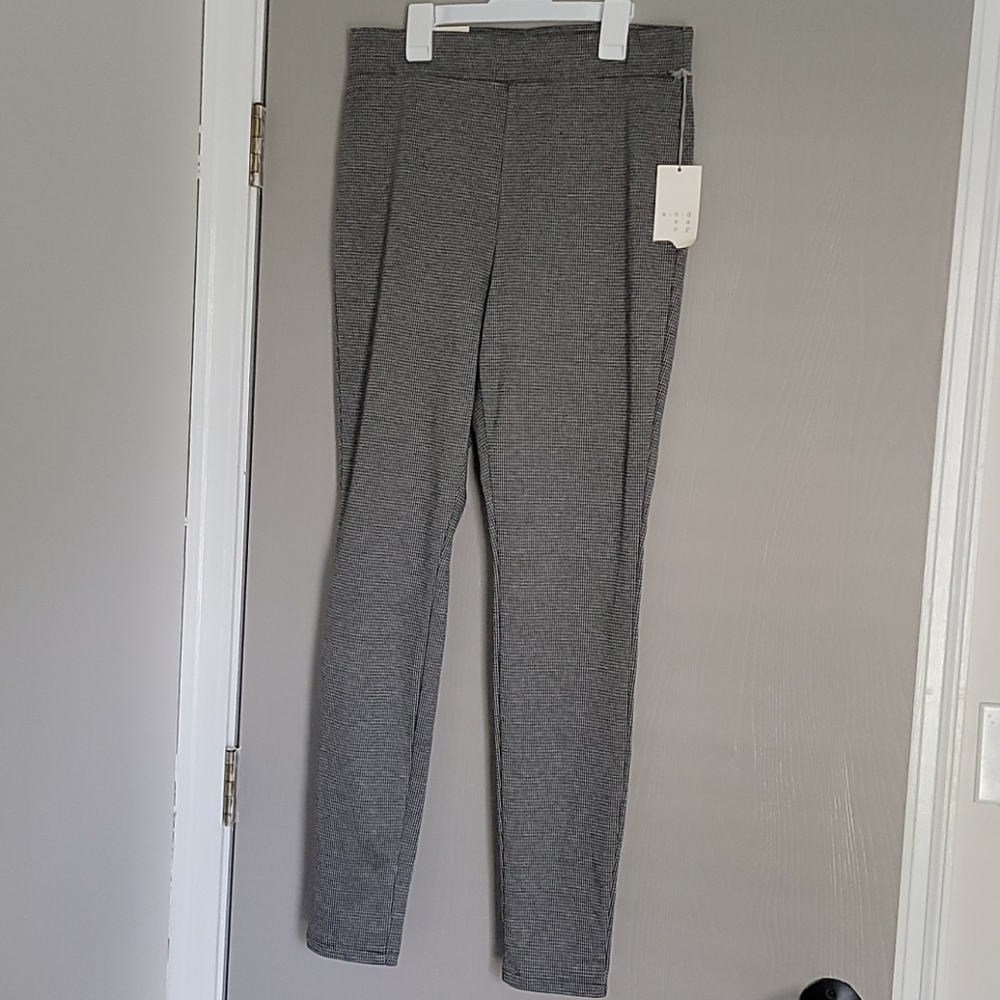Grey Hounestooth Leggings Size M